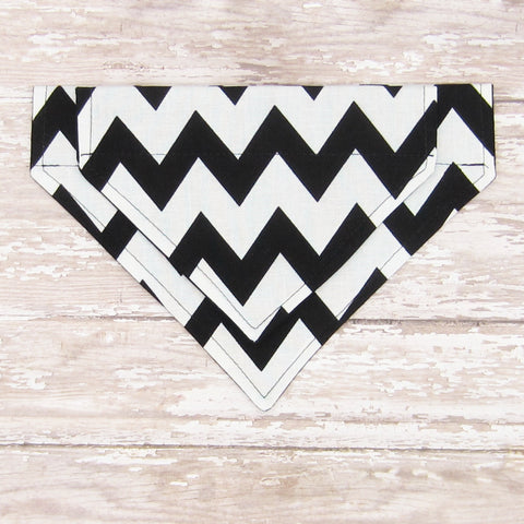 Black & White Chevron Pet Bandana-4 Sizes Fits Over Collar