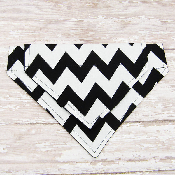 Black & White Chevron Pet Bandana-4 Sizes Fits Over Collar