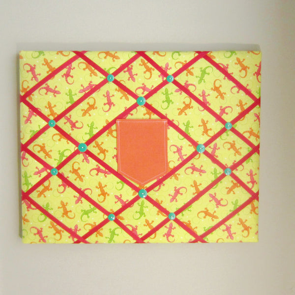 16"x20"  Memory Board or Bow Holder-Red, Orange & Green Lizards w/Pocket