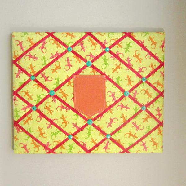 16"x20"  Memory Board or Bow Holder-Red, Orange & Green Lizards w/Pocket - Hold It!