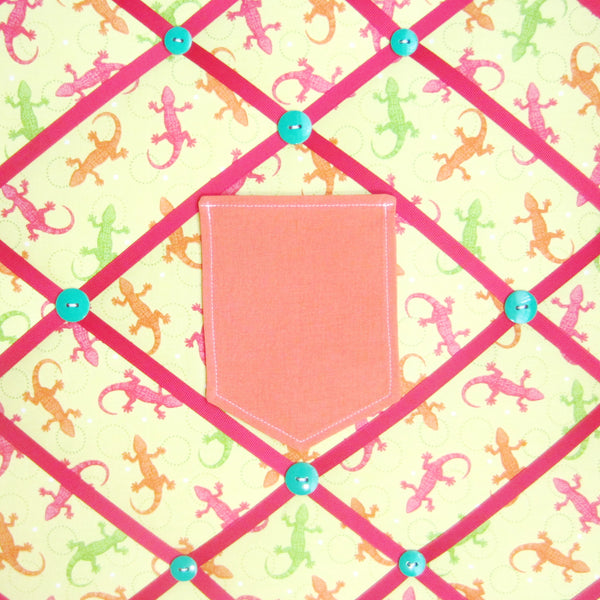 16"x20"  Memory Board or Bow Holder-Red, Orange & Green Lizards w/Pocket - Hold It!